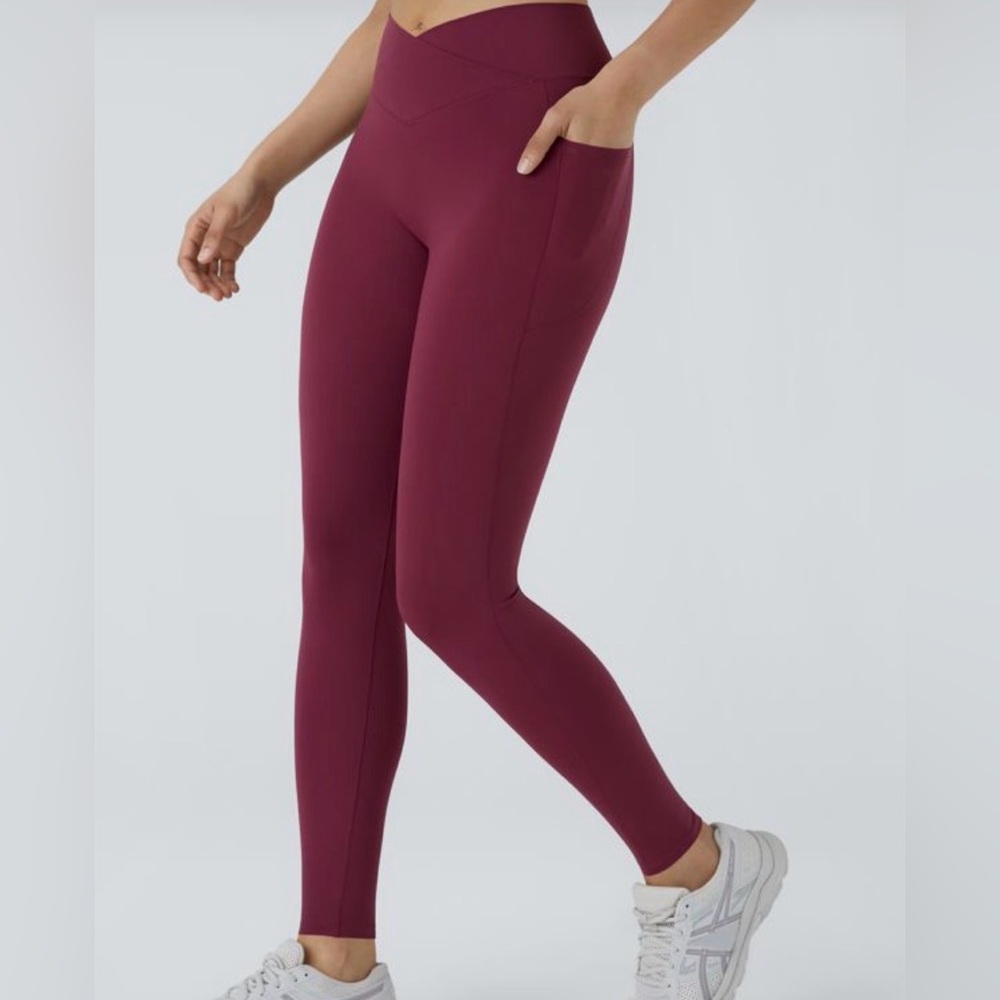 Halara Pet Hair Resistant Leggings - Picture 2 of 11